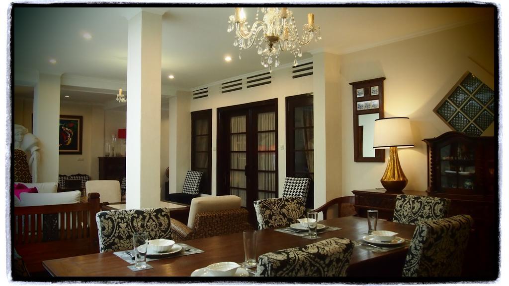 Ciwulan 36 Guest House Бандунг Экстерьер фото